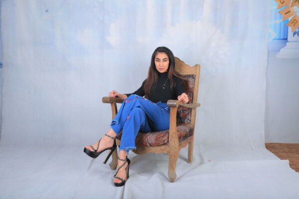 Embroidered Blue Jeans - Image 4