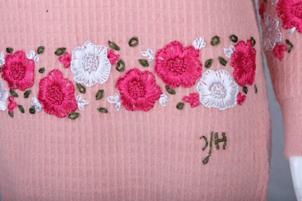 Embroidered Pink Sweater - Image 9