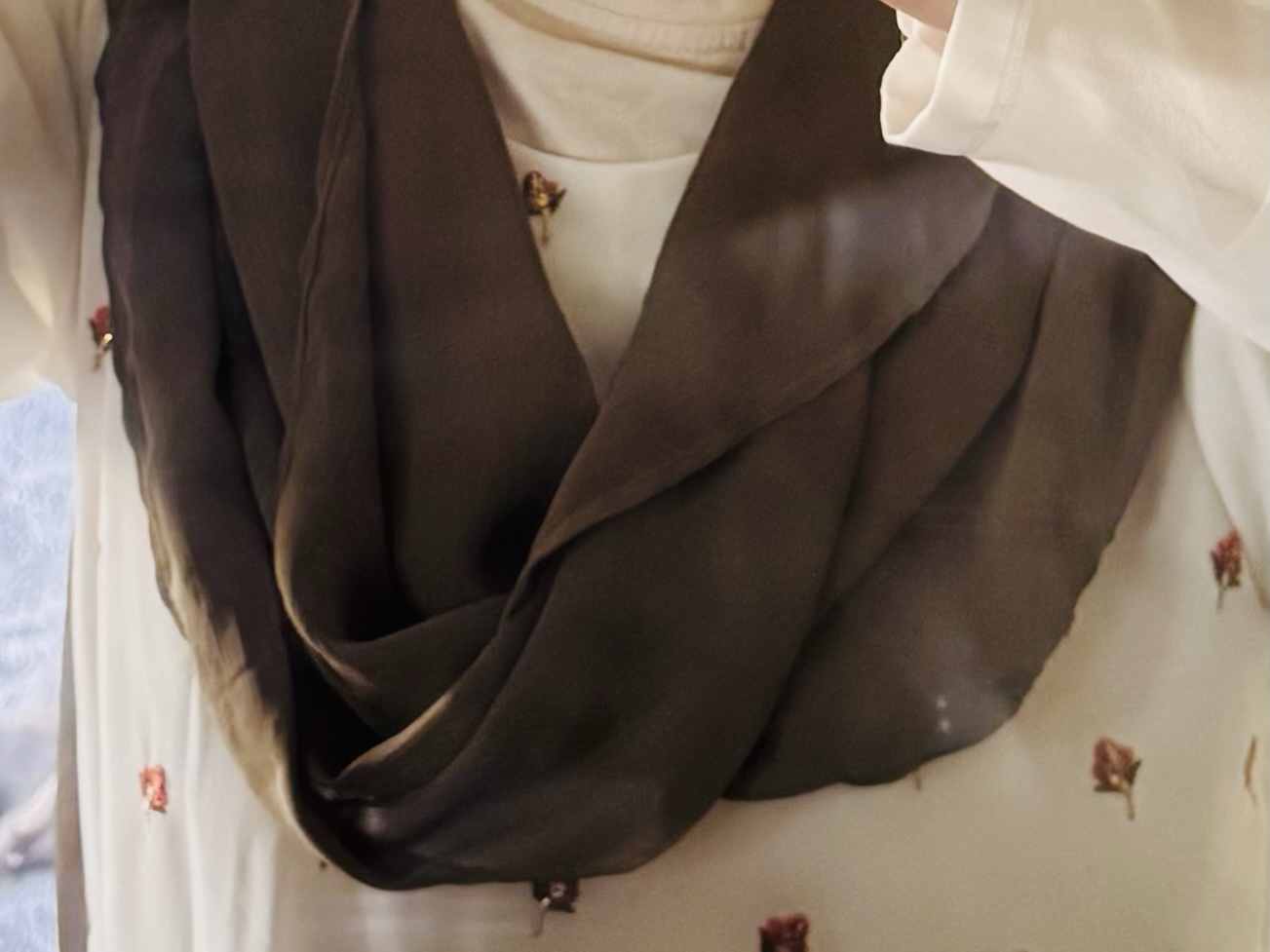 Hand-Embroidered Scarf - Image 3